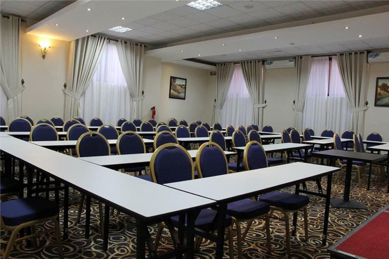 Sapphire Hotel Entebbe Kigo Kajansi Exteriör bild