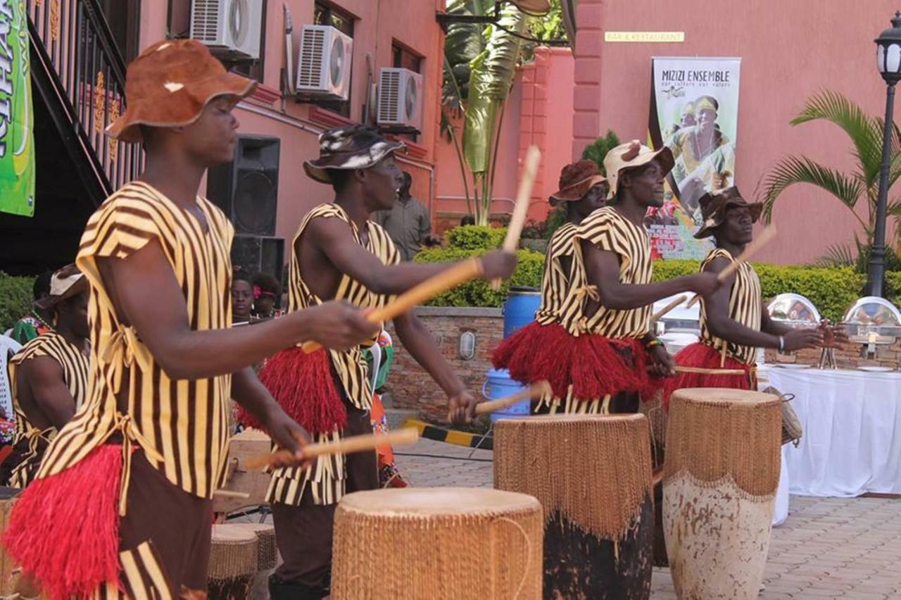 Sapphire Hotel Entebbe Kigo Kajansi Exteriör bild